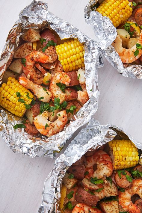 Shrimp Foil Packets, Shrimp Grilled, Shrimp And Corn, Resep Seafood, Foil Dinners, Foil Packet Meals, Shrimp Fried, Pasti Sani, Best Seafood Recipes