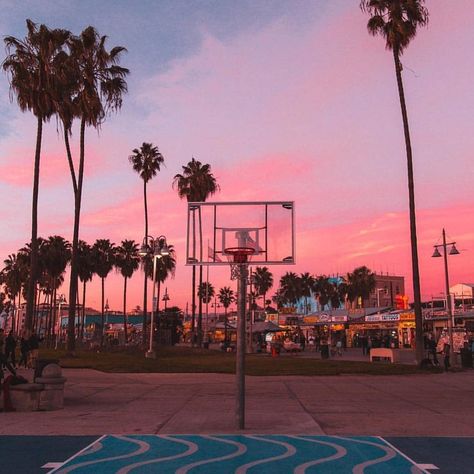 Belem, Aesthetic Training, Basketball Aesthetic, Basketball Background, Bola Basket, Basketball Photography, Basketball Wallpaper, Basketball Pictures, Sports Wallpapers