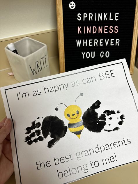 Grandparents Day At Preschool, Grandparents Week Preschool, Grandparents Day Cards Homemade, Grandparents Day Crafts Infants, Grandparent's Day Craft Preschool, Grandparents Day Activities For Kindergarten, Grandparents Day Arts And Crafts, Grandparents Day Preschool Activities, Grandparents Day Craft Preschool