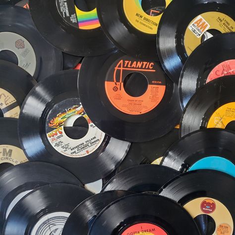 Vintage 7inch Records | Random 45's Lot | Perfect for Jukebox Music Titles Aesthetic, 50s Aesthetic Music, Old 80s Aesthetic, Pop Country Aesthetic, Soul Aesthetic Music, Funk Music Aesthetic, Oldies Music Aesthetic, 50s Music Aesthetic, Old Records Aesthetic