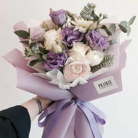 Felt Floral Bouquet, Bouqette Of Flowers, Flower Arrangements Spring, Graduation Money Bouquet, Money Rose Bouquet, Spring Flower Arrangements Centerpieces, Flower Arrangements Centerpieces, Bouquet Flores, Purple Flower Bouquet