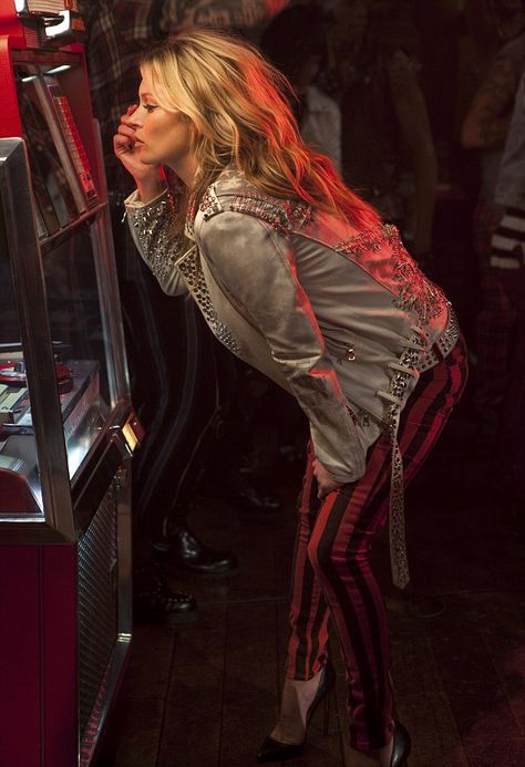 Rock Chick Style, Boom Clap, Mode Rock, Kate Moss Style, Laura Bailey, Celebrity Style Guide, Queen Kate, Foto Portrait, Poppy Delevingne