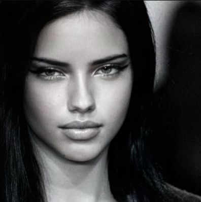 My Celebrity Look Alike, Supermodel Aesthetic, Model Background, Adriana Lima Young, Adriana Lima Style, Sherilyn Fenn, Alena Shishkova, Model Lifestyle, 90s Supermodel