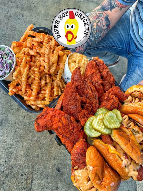 Essen, Dave's Hot Chicken, Pizza Type Recipes, Chicken Delivery, The Life I Want, Life I Want, Soul Food Dinner, Refreshing Drinks Recipes, Food Therapy