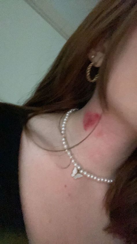 Tumblr, Aesthetic Hickey Heart, Hickys Neck Girl, How To Make A Hickey With Makeup, Neck Of Hickeys, Hickys Neck Aesthetic, Heart Of Hickies, Hickey Chest, Hands Around Neck Aesthetic