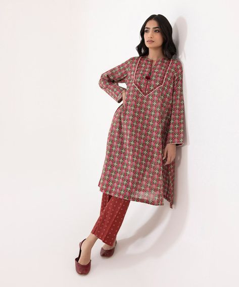Kurta Pakistani, Kurti Casual, Ladies Kurti, Wear With Leggings, Printed Kurti, Lawn Shirts, Casual Formal, Lingerie Sleepwear, Dresses With Leggings