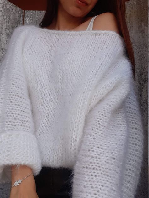 Mohair Sweater Chunky knit sweater Cable knit sweater oversize Chunky Warm pullover White mohair sweater Handknit Soft pullover balloon by Olivecostore on Etsy Fluffy Knit Sweater, Fluffy White Sweater, White Mohair Sweater, White Crochet Sweater, Mohair Sweaters, Loose Knit Sweater, Sweater Chunky, Hot Sweater, Winter Fit