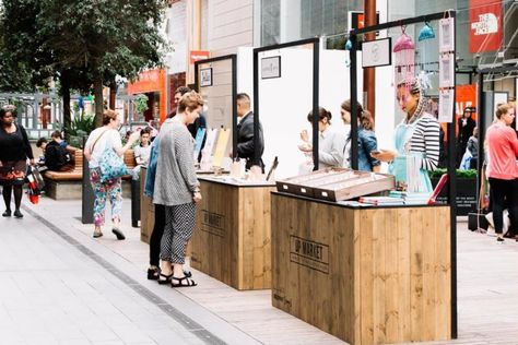 Pop-Up Market Stalls for Summer Sales Popup Market, Pop Up Events, Food Stall Design, Modern Market, Pop Up Market, Kiosk Design, Stall Designs, Market Displays, Market Stalls