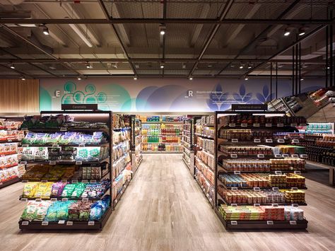 Convienence Store, Supermarket Design Interior, Super Mercado, Store Architecture, Grocery Store Design, Supermarket Shelves, Supermarket Design, Asian Grocery, Desain Signage