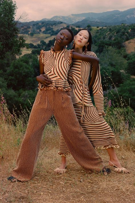 Ulla Johnson Resort 2024 Fashion Show | Vogue Ulla Johnson Resort 2024, Nyc Boutiques, Brown Knit Sweater, Resort 2024, Animals Print, Summer Photoshoot, Next Clothes, Knit Sweatshirt, Print Trends