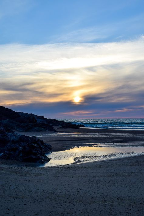 Four Places To Stop On The North Cornish Coast For A Fantastic View - Rachel Phipps Nice Views Beautiful Places, Beach Asthetics, Daisy Darker, Beach Reference, Cornish Summer, Polzeath Cornwall, Beaches Aesthetic, British Beach, Spring Footwear