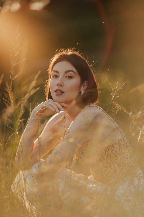 Nature Self Portrait Photography, 85mm 1.4 Photography, Lighting Photography Portrait, How To Portrait Photography, People Photography Poses Natural, Women Nature Photography, Outdoor Lighting Photography, Backlight Photography Portraits, Portrait In Nature Photography