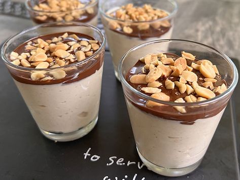 Lately, you might have noticed a surge in cottage cheese recipes on social media, from cottage cheese pancakes to homemade cottage cheese ice cream. However, I think this easy cottage cheese treat deserves a special attention for a good reason. Get ready to enjoy this Cottage Cheese & Peanut Butter Snickers Dessert. It's a high protein, creamy, and easy dessert recipe made from simple ingredients you already have in your kitchen. This simple recipe combines c Easter Recipes Vegetables, Cottage Cheese Peanut Butter, Peanut Butter Snickers, Snickers Dessert, Cottage Cheese Ice Cream, Cottage Cheese Recipes Healthy, Homemade Cottage Cheese, Cottage Cheese Desserts, Cheese Ice Cream