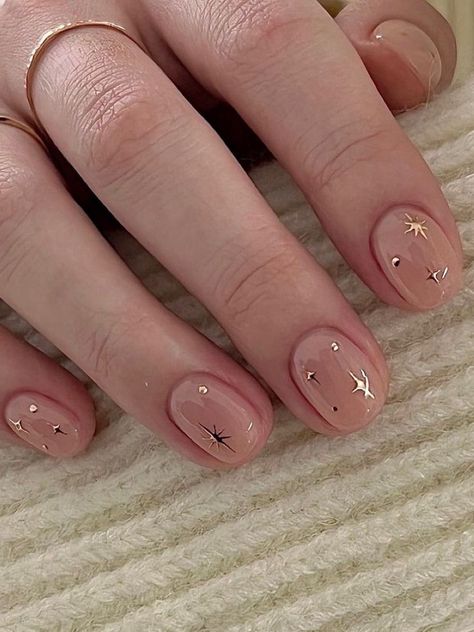 short nude nails with sparkles Cute Short Nails Natural, Natural Nail With Gold Design, Neutral Nails Korean, Minimalist Nye Nails, Nails Color Trend 2024, Simple Pink And Gold Nails, Natural Gel Manicure Design, Nails Inspired 2024, Cute Minimalistic Nail Designs