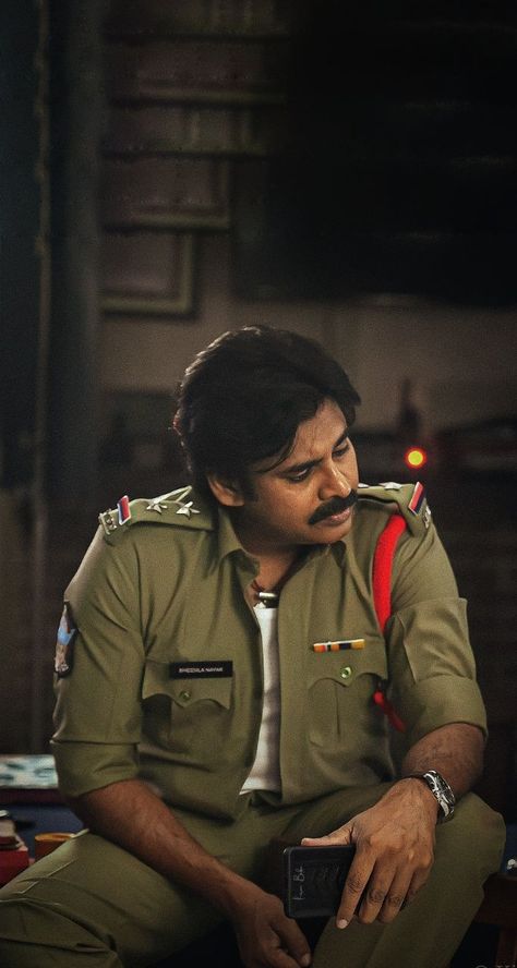 Pavankalyan beemla nayak images hd Bheemla Nayak Hd Pics, Bheemla Nayak, Bappa Photo, Hd Cover Photos, New Movie Images, New Images Hd, Pawan Kalyan, Ab De Villiers, Dj Images