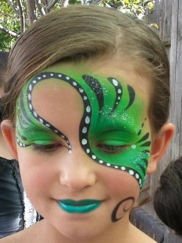 Face Painting. Now this is something I'd like to learn/do. Carnaval Make-up, Girl Face Painting, Kids Face Paint, Pintura Facial, Kids Makeup, Cool Face, Face Painting Designs, Maquillage Halloween, Halloween Make Up