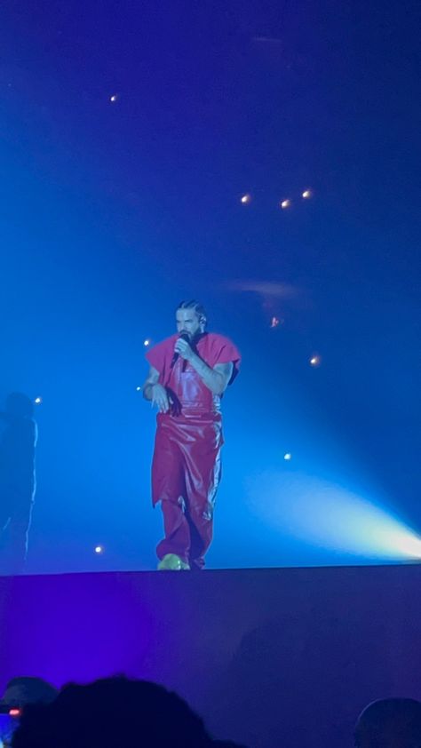 its all a blur tour 2023, detroit n1 Drake, Its All A Blur Tour, Drake Tour, Drake Concert, Concert Pics, New Years Resolution, Blur, Resolution, Concert