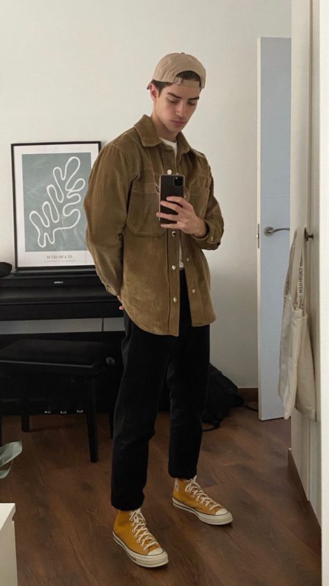 Males Outfit Aesthetic, Hipster Fall Outfits Men, Mens Outfits Hipster, Men’s Fall Outfit Ideas, Mens Street Style Fall, Vintage Clothing Men 90s, 90s Aesthetic Guys, Mens Fashion 90s Street Styles, Men’s Ootd