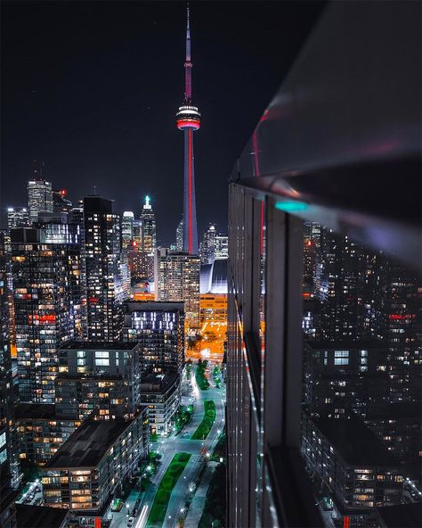A Cinematic Stroll Through Toronto At Night – Fubiz Media Toronto At Night, Canada Honeymoon, Aomine Kuroko, Backpacking Canada, Canada Vacation, Mont Fuji, Canada Photography, Toronto City, Toronto Travel