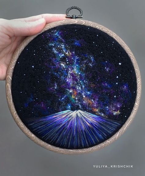 Galaxy Embroidery Pattern, Clothes Flipping, Embroidery Galaxy, Galaxy Embroidery, Constellation Quilt, Painting The Sky, Painting Space, Embroidery Clothing, Art Mediums