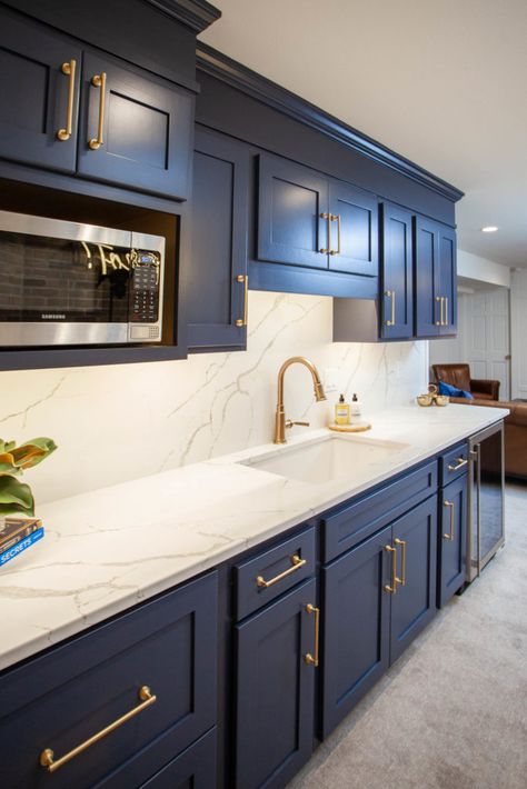 Two Tone Kitchen Blue And Wood, White Gold Blue Kitchen, Kitchen Ideas Dark Blue Cabinets, White Countertops Blue Cabinets, Blue Kitchen Cabinets With Gold Hardware, White Cabinets Blue Countertops, Oxford Blue Kitchen Cabinets, Navy Blue Kitchen Cabinets With Gold Hardware, Kitchen Ideas Colored Cabinets