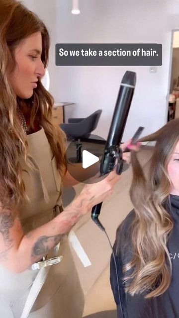 Mint Tools on Instagram: "CURLING IRON TUTORIAL! Let me break it down for you beautiful clients! 🙏 @sarabotsfordhair 💚 This is amazing!   This is a 1.5” curling iron from @minttools  I love this size for longer hair because it gives more relaxed waves   If you found this helpful follow for more tips!  www.mintprotools.com  #curlingiron #howtocurlhair #hairtutorial #loosewaves #longhairstyles @behindthechair_com #hairvideos" How To Curl Your Hair Like A Stylist, Best Curling Iron For Waves Long Hair, Side Swept Curls Tutorial, Types Of Curling Iron Curls, Iron Curls Hairstyles Long Hair, Marcel Curling Iron Styles, Curl Waves Long Hair, Different Size Curling Irons, How To Curl Someones Hair