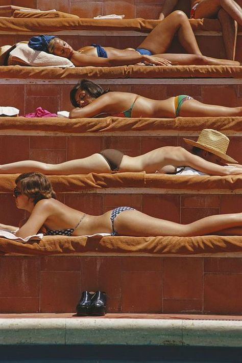 Sunbathing In Capri Hollywood Star, Slim Aaron, Slim Aarons, Capri Italy, Framing Photography, European Summer, Attractive People, Hollywood Glamour, Photography Inspo
