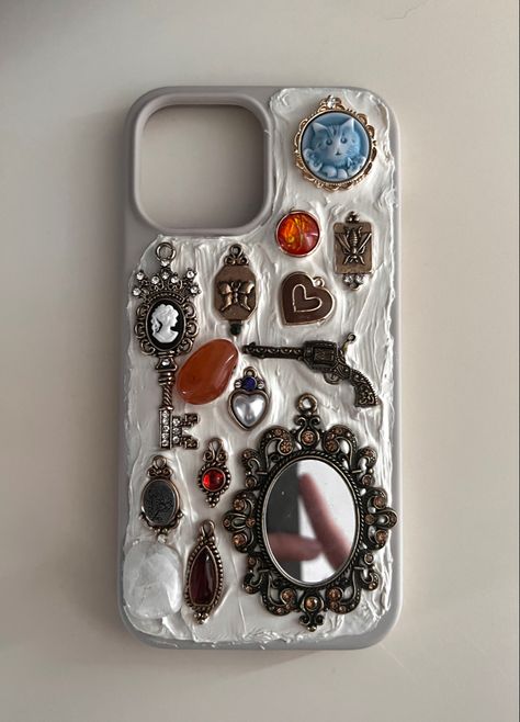 Vintage Cases Phone, Charms Phone Case, Trinket Phone Case, Maximalist Phone Case, Caulk Phone Case, Phone Cases Charms, Silicone Phone Case Diy, Plaster Phone Case, Phone Cases With Charms