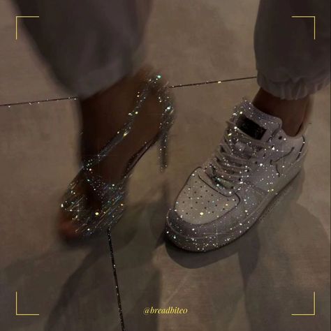 Παπούτσια Nike Free, Sparkle Aesthetic, Elegant Shoes Heels, Classy Girl Quotes, Sneakers Design, Bling Heels, Luxury Heels, Heels Aesthetic, Pretty Shoes Sneakers