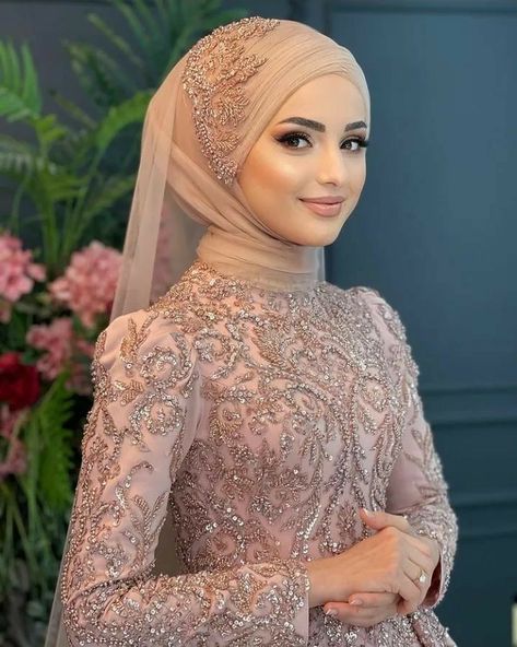Bridal Headpieces Hijab, Turban Bride, Bride Hijab Style, Dresses With Hijab, Turkish Wedding Dress, Pengantin Modern, 2023 Wedding Dress, Kebaya Pengantin Modern, Classy Wedding Guest Dresses