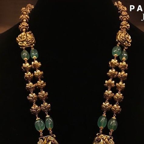 PAVITHRA JEWELS on Instagram: "Pure Gold Antique Jewellery studded with Emeralds Collection from PAVITHRA JEWELS (House of Exquisite Premium Jewellery) 916 Hallmark Jewellery. For Bookings, Call or WhatsApp - 9845540125. We ship all over India and Worldwide. We are open from 10AM - 8:30PM. Address - PAVITHRA JEWELS - NO.F-38, SHOP NO.6 & 7, GIRIYAPPA COMPLEX, 80 FEET ROAD, K.H.B COLONY, 1ST STAGE, BASAVESHWARANAGAR, BANGALORE - 560079, KARNATAKA. INDIA. www.pavithrajewels.com #AntiqueJewellery#templeCollection 916 Hallmark Jewellery. #Gold #diamond #antique #platinum #silver #jewellery #bangalore #culture #traditionaljewellery #ethnic. www.pavithrajewels.com. #PAVITHRAJEWELS #traditionaljewellery #timeless #PreciousJewels #Royal #Necklace #Ethnic #Bangles #Gold #Diamond #Anti Silver Jewellery Bangles, 30 Gms Gold Necklace Set, Gundla Haram Designs, Gold Antique Necklace Designs, Simple Necklace Gold Indian, Bangles Jewelry Designs Gold, Beads Jewelry Indian Gold, Necklace Designs Gold Indian, Silver Jwellary