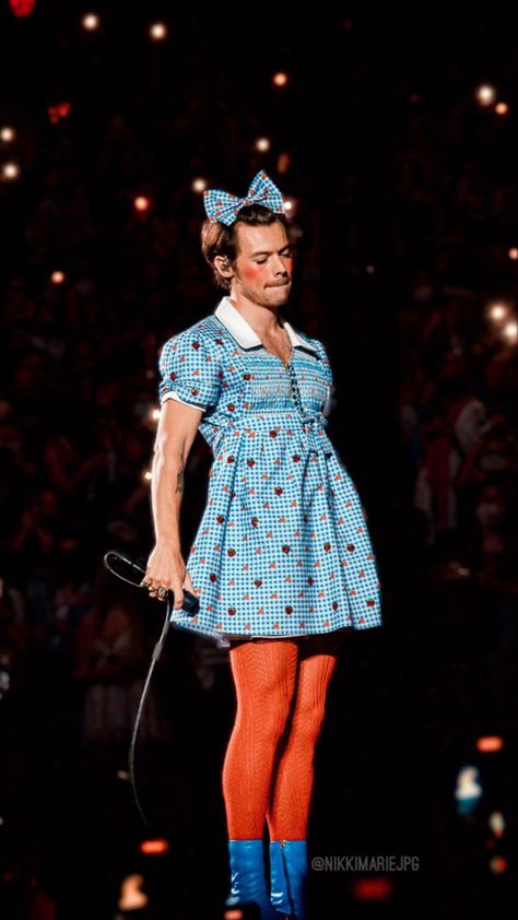 Haute Couture, Harry Styles Looks, Harry Outfits, Harold Styles, Harry Styles Outfit, Harry Styles Baby, Harry Styles Concert, Harry Styles Cute, Harry Styles Wallpaper