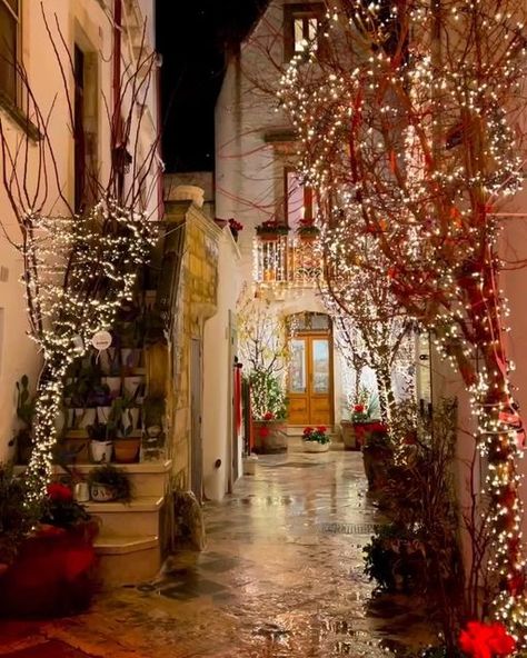 Natal, Rome Christmas Aesthetic, Christmas In Rome Italy, Italy At Christmas, Italian Christmas Aesthetic, Winter In Italy, Christmas Italy, Italian Christmas Traditions, December Decor