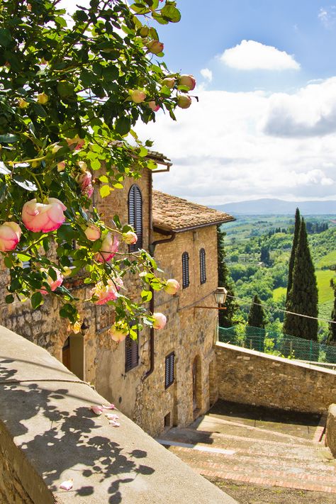 Interior Design For Bedroom, Design For Bedroom, Italy Vibes, Italy Summer, Italian Countryside, Pretty Landscapes, Italy Aesthetic, San Gimignano, Images Esthétiques