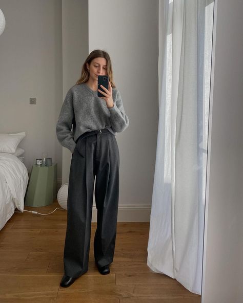 Brittany Bathgate on Instagram: “The reality of 2021 thus far has been joggers, pyjamas, or up a ladder covered in paint. Some of these are leftover from the pre-new year…” Wide Trousers Outfit, Trousers Outfit Winter, Modern Minimalist Wardrobe, Wide Leg Pants Outfit Casual, Grey Trousers Outfit, Wide Leg Pants Outfit Work, Wide Leg Pants Winter, Trouser Pants Outfits, Wide Leg Pant Outfit