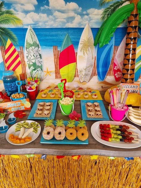 Pool Party Ideas For Birthday, At The Beach Birthday Party, Summer Beach Theme Party, Summer Vibes Theme Party, Two Beach Birthday, Summer Beach Theme Party Decorations, Beach Party Indoor, Rainbow Beach Party, Beachy Birthday Party Decorations