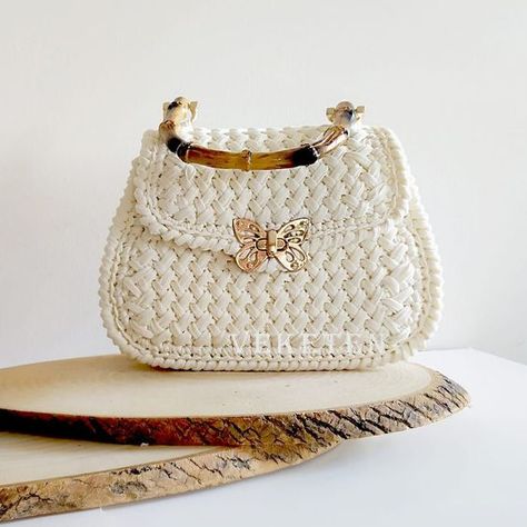 crochet bag pattern crochet bag ideas handbags #crochetbagideashandbags #crochet #crochetbag #crochetbags 8.33 Crochet Handbag Patterns, Purse Patterns Free, Knit Purse, Free Crochet Bag, Handmade Crochet Bags, Crochet Bag Pattern Free, Bag Pattern Free, Crochet Clutch, Handbag Pattern