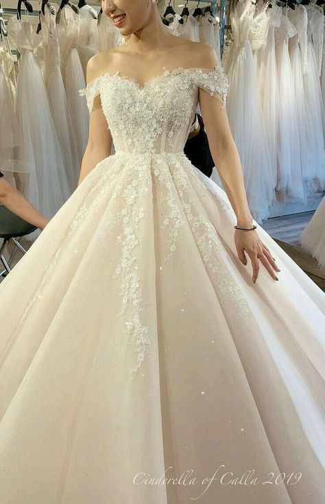 Ballroom Gown Wedding Dress, Kawaii Wedding Dress, Kawaii Wedding, Cinderella Wedding Dress, Wedding Dress Details, Big Wedding Dresses, Pink Kawaii, Wedding Dresses Princess Ballgown, Fairy Tale Wedding Dress