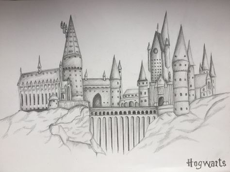 Hogwarts drawing✨ Hogwarts Castle Coloring Page, Hogwarts Logo Drawing, Harry Potter Zeichnung, Hogwarts Castle Drawing, Harry Potter Drawing Ideas, Castle Drawing Easy, Hogwarts Drawing, Hogwarts Painting, Harry Potter Drawings Easy