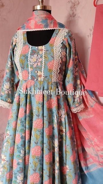 Frock Suit With Lace Design, Pakistani Suit Designs Cotton, Frock Suit Design Cotton, Casual Frock Design, Aasteen Ke Design, Printed Suits Design, Cotton Frock Suit, Cotton Kurti Designs Summer, Cotton Suit Design