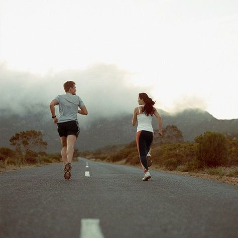 Running Photography, Running Partner, Couple Running, Running Buddies, Vision Board Photos, Marathon Training Plan, Fit Couple, Buddy Workouts, Best Marriage Advice