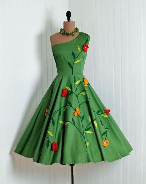 50s Dresses, Stil Vintage, Poodle Skirt, Look Retro, Fashion 1950s, Skirt Maxi, فستان سهرة, Vintage Mode, Vestidos Vintage
