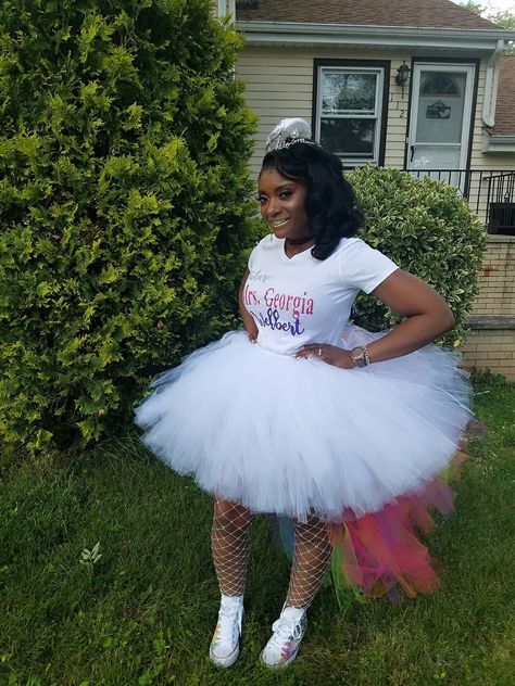 Sneakerball Party Outfits, Wedding Manifestation, Bachelorette Tutu, Bride To Be Bachelorette, Tutu Skirt Outfit, Sweet 16 Outfits, Fairytale Dresses, Tutu Ideas, Baddie Clothes