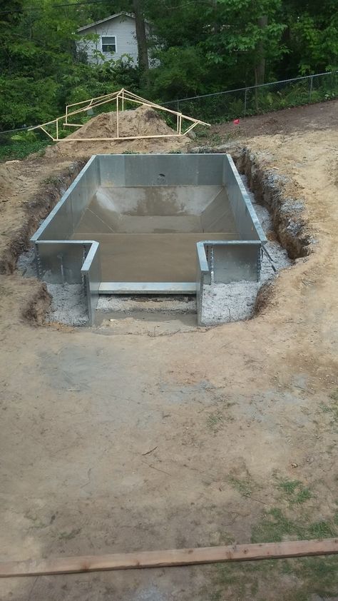 Home Made Pools Backyard, Cinder Block Pool, Inground Pool Diy, Diy In Ground Pool, Diy Pools, In Ground Pool Kits, Pool Design Plans, Cement Pools, Backyard Pool House