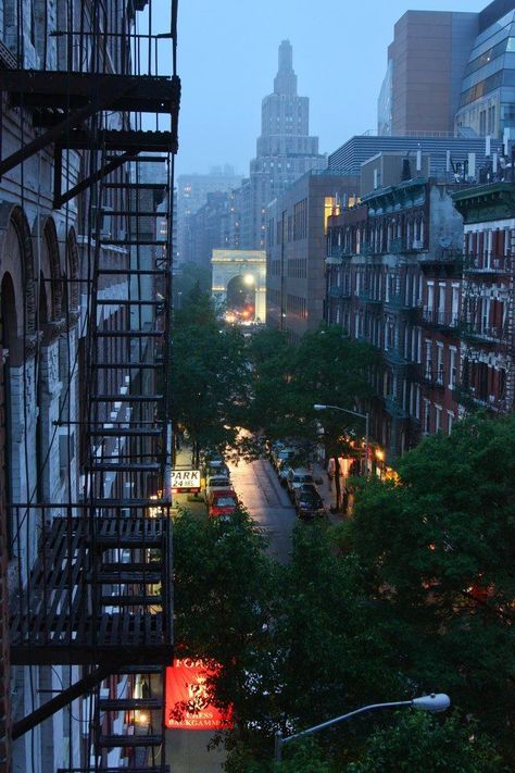 Greenwich Village, NYC near NYU Greenwich Village, Ville New York, Voyage New York, Washington Square Park, Nyc Life, New York Life, Washington Square, City Vibe, Dream City