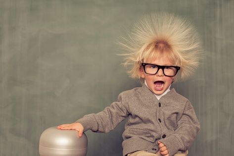 Static electricity is the buildup of electric charge (positive or negative) in one location. It's also called "electricity at rest." Remove Static From Clothes, Van De Graaff Generator, Electric Charge, Hair Photography, Fabric Conditioner, Shocking News, Electrical Energy, Static Electricity, Cashmere Wrap