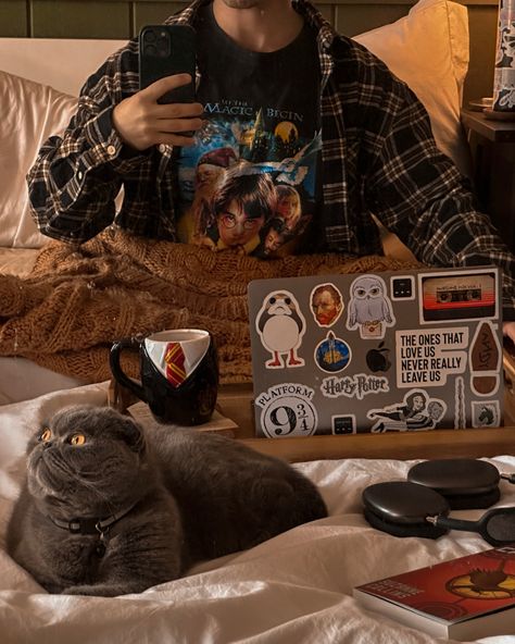 Cabincore Aesthetic, Boarding School Aesthetic, Aesthetic Cats, Pinterest Room Decor, Under My Skin, Smart Girls, I Miss Her, Autumn Cozy, Foto Ideas Instagram