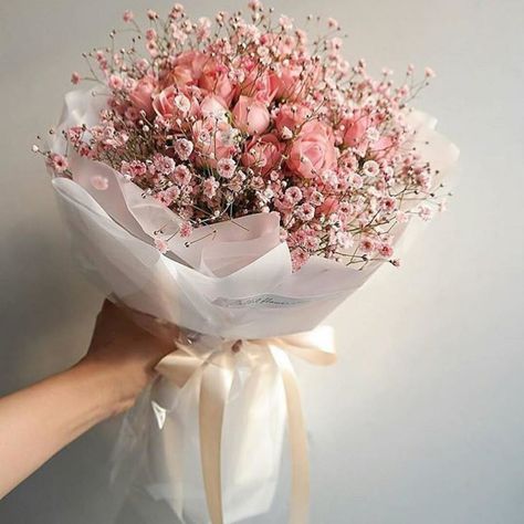 Engagement Rings Gallery on Instagram: “Flowers galore! This bouquet surely builds a feminine, sweet and whimsical nuance. 😊 💗 Double tap & TAG your best friend below … . . Photo…” Boquette Flowers, Nothing But Flowers, Flowers Bouquet Gift, Flower Therapy, Beautiful Bouquet Of Flowers, Luxury Flowers, Beautiful Flower Arrangements, Flower Aesthetic, Beautiful Bouquet