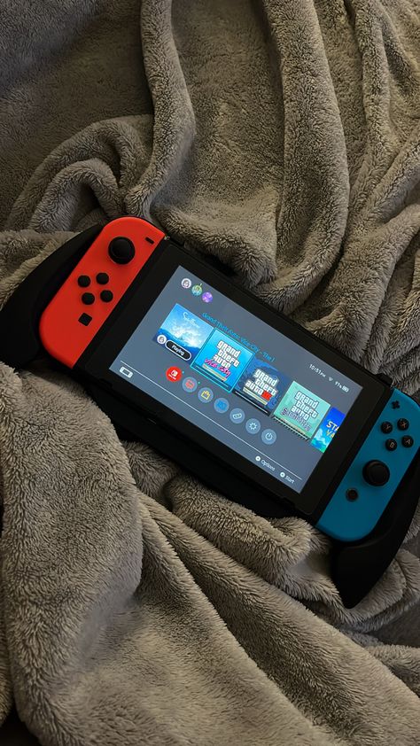 #switch #nintendo #gta #games Cool Games To Download, Video Juegos Aesthetic, Videogame Aesthetic, Videogames Aesthetic, Nintendo Switch Aesthetic, Gaming Pics, Switch Aesthetic, ポップアート ポスター, Tech Aesthetic