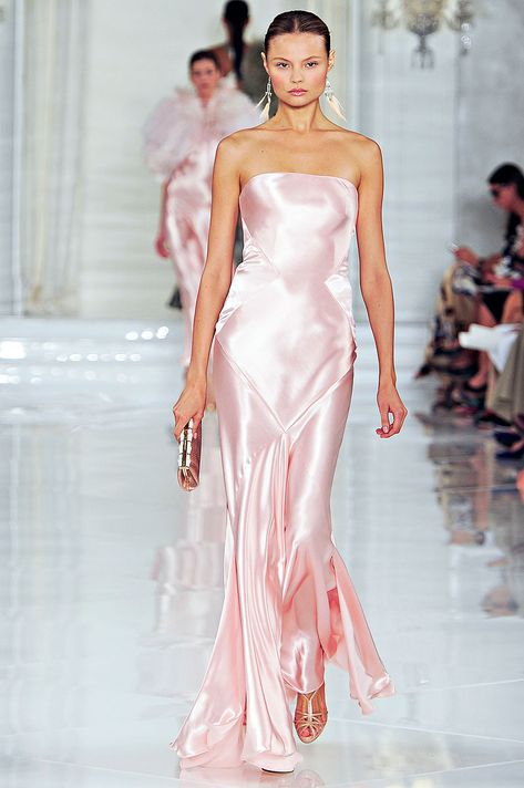 Magdalena Frackowiak, Prom Dress Inspo, Runway Fashion Couture, Luxurious Fashion, Runway Outfits, Travel Finds, Prom Dress Inspiration, Unique Architecture, Ralph Lauren Collection